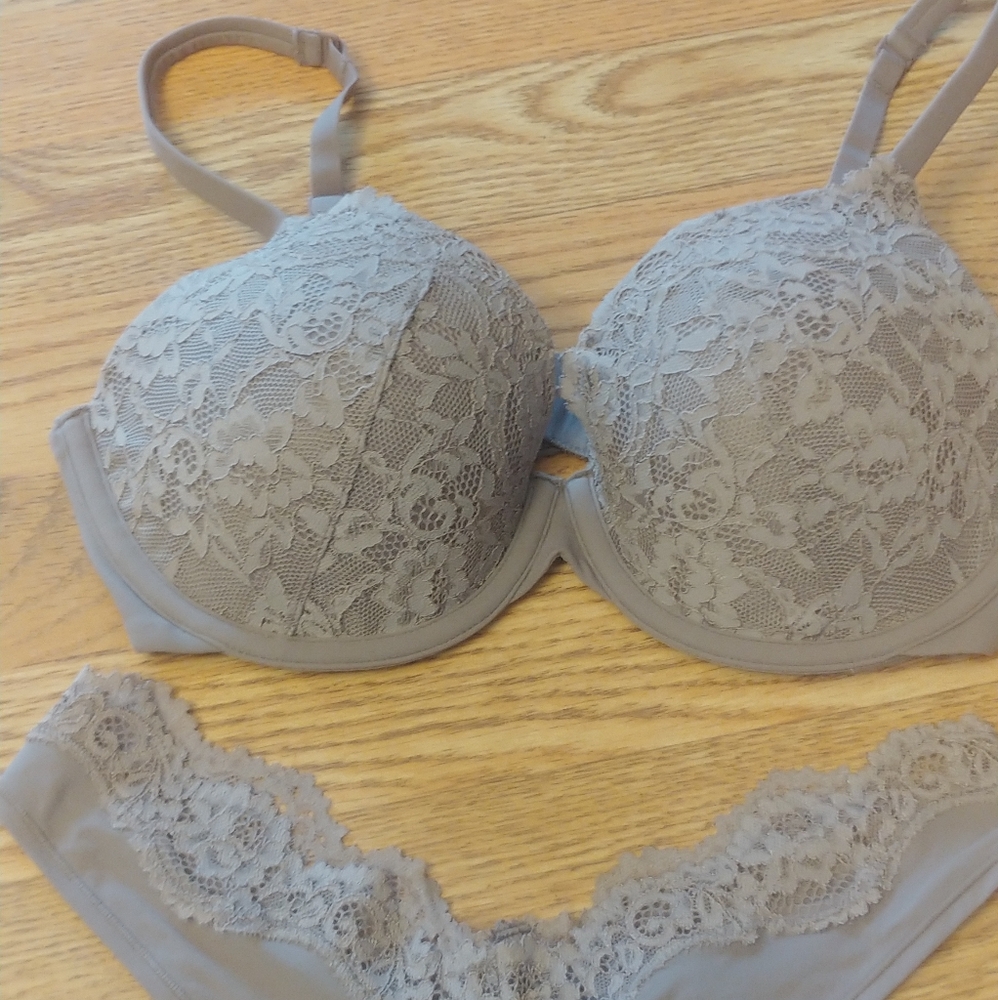 SKIMS Bra & Thong Set